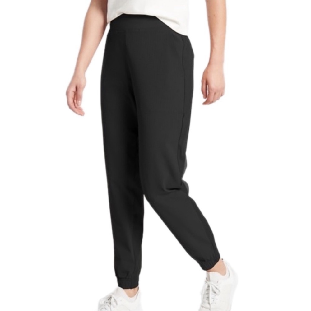 Athleta Brooklyn Jogger black textured 8 EUC